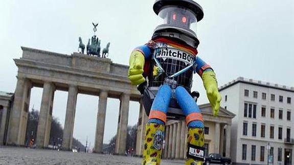 Así dio la vuelta al mundo este robot 'autoestopista'