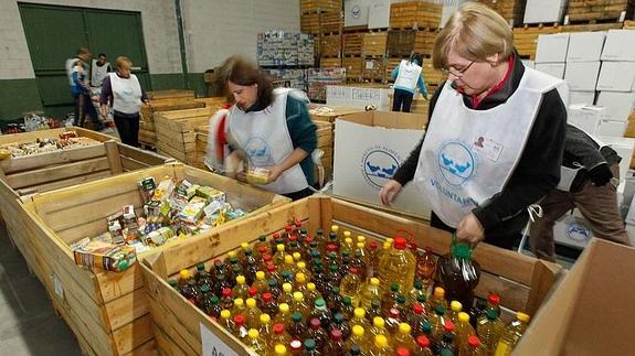 700 vecinos de La Paz esperan los paquetes del Banco de Alimentos