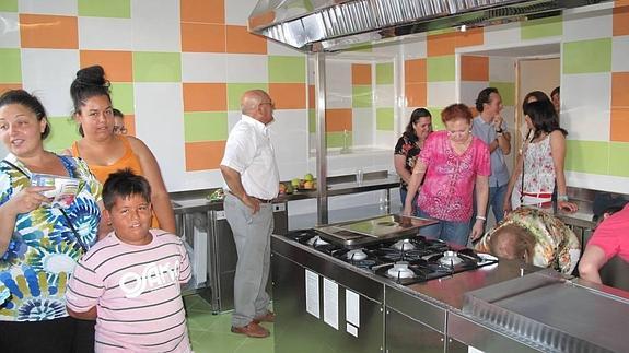 Cáritas vuelve a dar desayunos