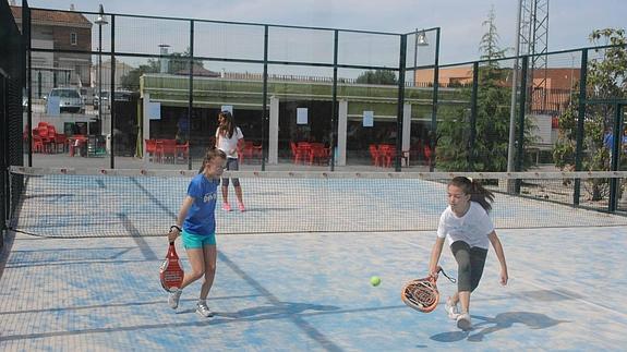 Dos torneos para recaudar alimentos en Vegas del Genil