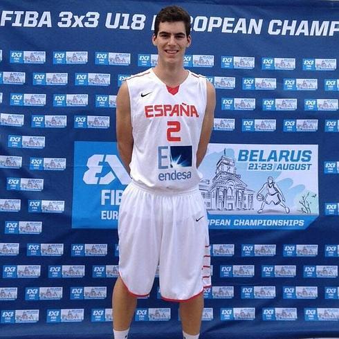 Eduardo Pérez pone rumbo a Minsk para jugar el Mundial 3x3