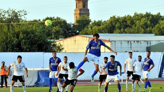Presentación oficial en el anexo de Linarejos a las nueve de la noche