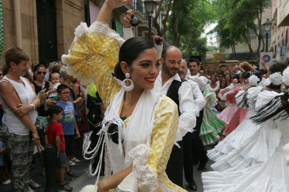 A mediodía, las tapas, en el ambigú