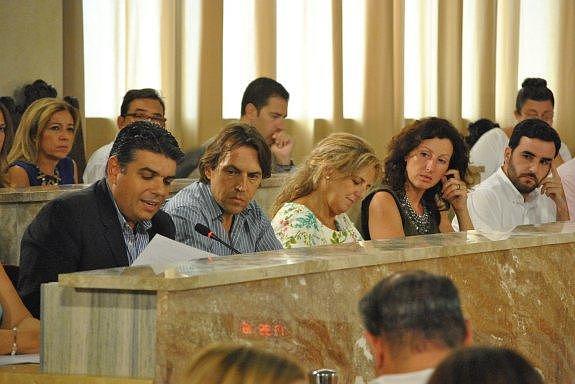 El alcalde se evita adelantar las obras de la Casa del Mar gracias a la ausencia de una edil