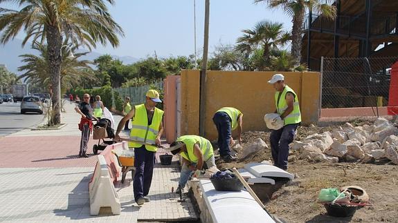 Los ayuntamientos 'repartirán' seis mil contratos de hasta seis meses