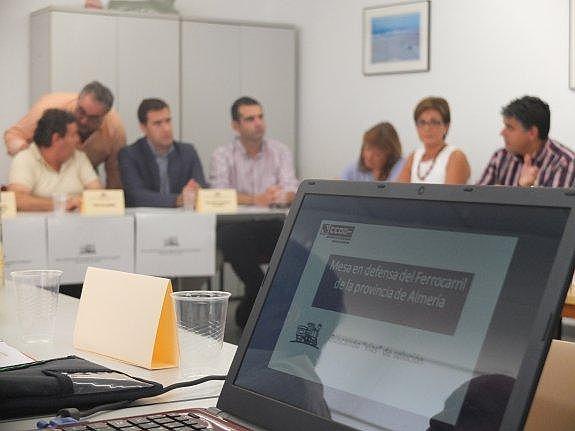 La Mesa del Ferrocarril nace coja