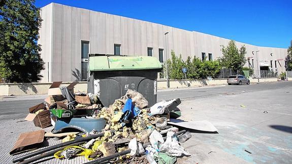 Recogida de firmas y queja al Defensor del Pueblo por la suciedad de Motril