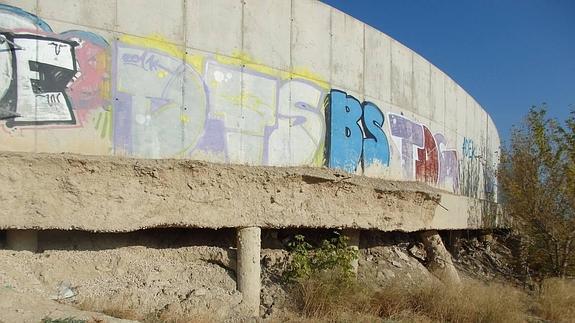 El Ayuntamiento echa 'balones fuera' en el arreglo del 'Nuevo' Estadio de La Victoria
