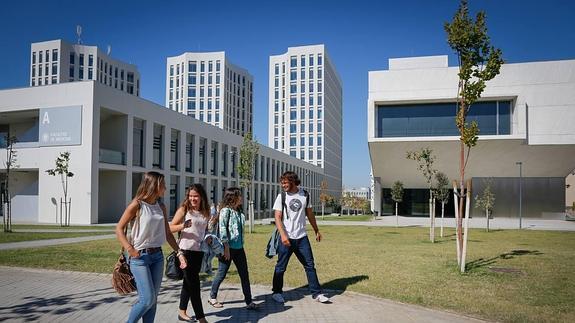 Medicina inicia el curso en el PTS sin gran parte de la administración