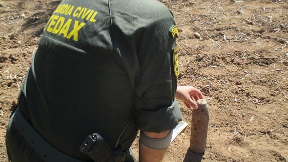 Los Tedax neutralizan un proyectil de artillería de la Guerra Civil