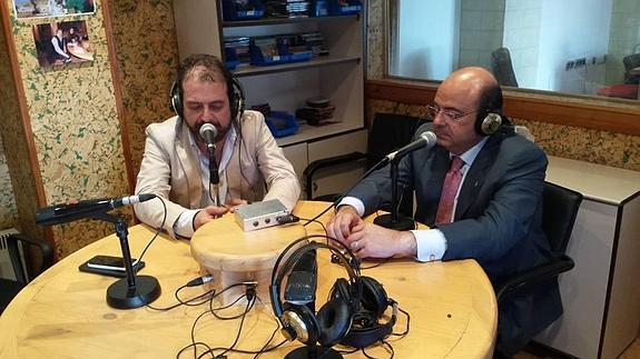 El PSOE acusa al alcalde de Dúrcal de usar la radio pública para hacer campaña electoral