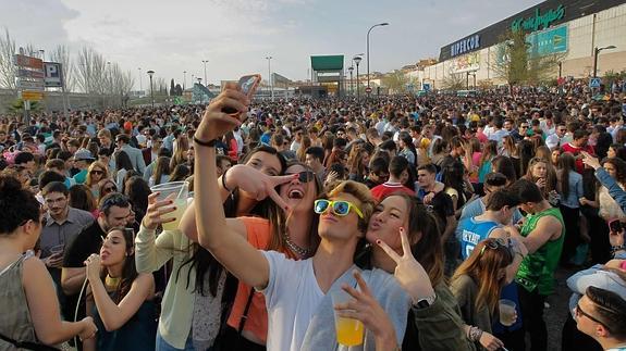 La oposición municipal pide poner fecha de 'defunción' al botellódromo