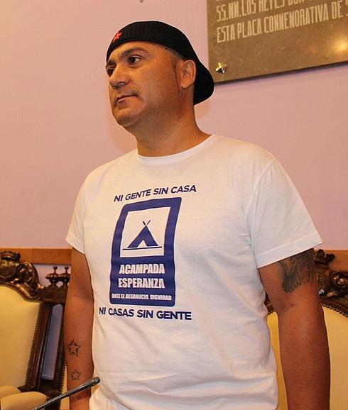 Condenan a Andrés Bódalo por agresión en la presentación del libro de Sabino Cuadra