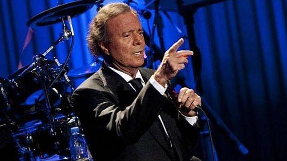 Julio Iglesias: "A Artur Mas le cantaría las cuarenta"