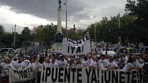 Más de un millar de personas piden en Jaén un puente para Campillo del Río
