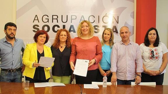 El PSOE exige a Rajoy que "no venga con las manos vacías" y se comprometa con las conducciones de Rules