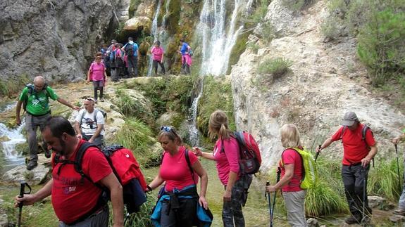 Los senderistas jienenses celebran el Día Andaluz del senderismo