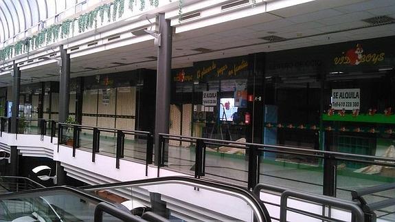El centro comercial Neptuno, pendiente de su futuro