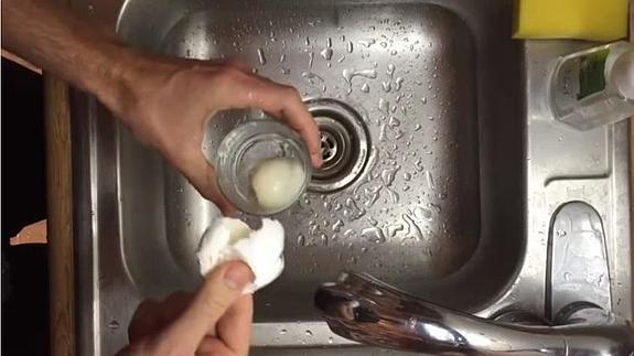 Cómo pelar un huevo duro rápido, en pocos segundos