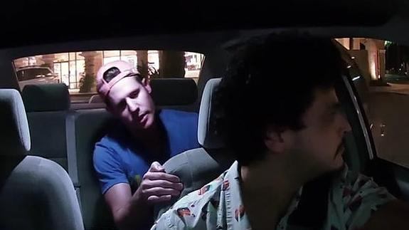 Un conductor de Uber, harto, le echa spray de pimienta a un pasajero borracho