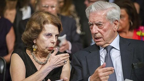 Vargas Llosa pide el divorcio