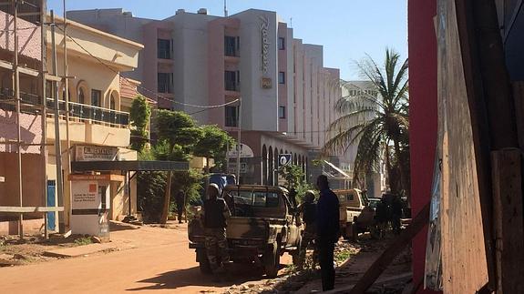 Los yihadistas de Bamako liberan a los rehenes que saben recitar versos del Corán
