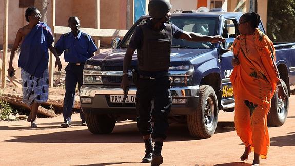 Al menos tres rehenes muertos en el ataque contra el hotel Radisson de Bamako