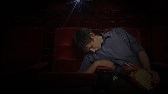 Se queda dormido en el cine y los bomberos tienen que rescatarle