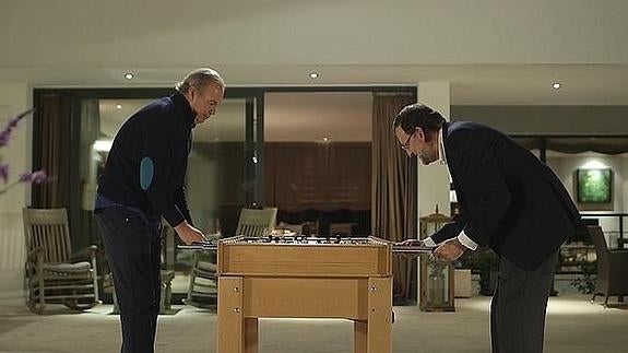 Bertín Osborne y Mariano Rajoy, futbolín y mejillones al vapor