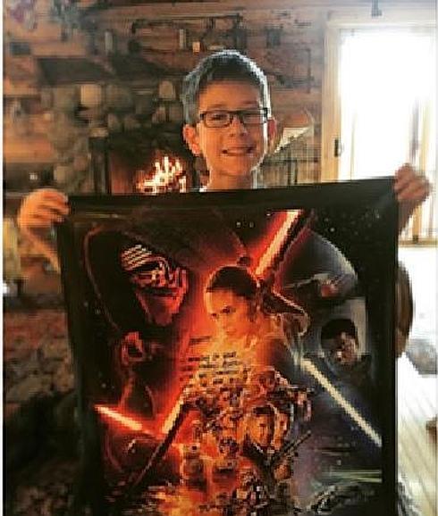 El emotivo gesto de J. J. Abrams con el pequeño fan de Star Wars que perdió a su mejor amigo