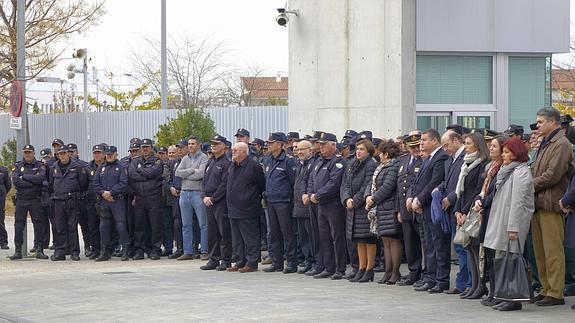 Sanz traslada a los compañeros del agente asesinado en Kabul el "orgullo" y "respeto" de España por su labor
