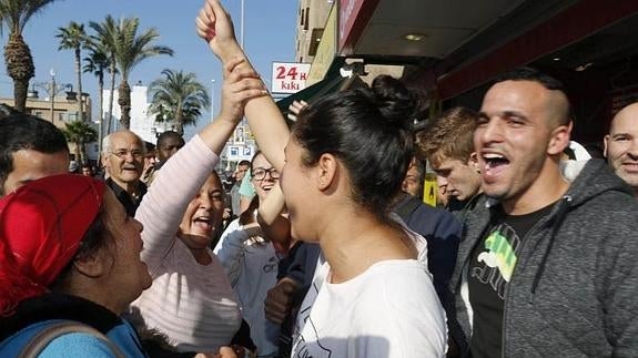 'La Tienda de Ana' de Nacimiento reparte 12 millones del Gordo entre los vecinos