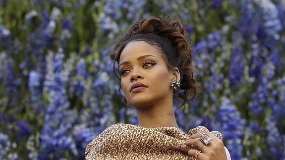 Rihanna sale a tiros de la disco