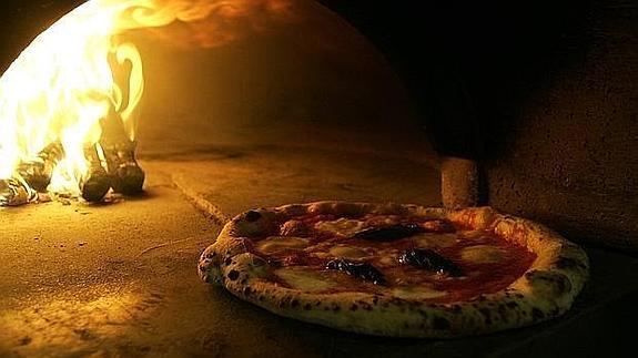 Prohíben el uso de hornos para pizza en Nápoles por la contaminación