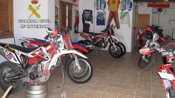 Denuncian a un complejo turístico de Vélez-Rubio por ofertar alojamiento y rutas en moto sin licencia ni seguro