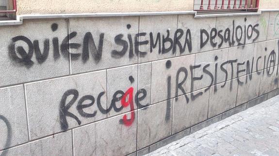 Graffitis granadinos que dañan la vista