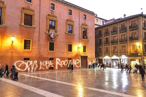 Grafiti de 10 metros en el Arzobispado