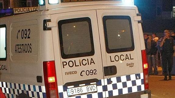 Se vuelve loco, agrede y amenaza a sus padres por no regalarle un móvil para Reyes