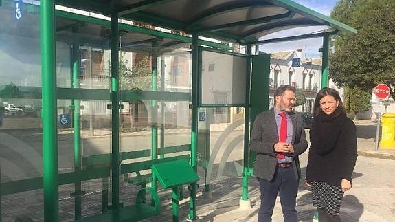 La Junta inicia su plan de instalación y renovación de marquesinas del transporte público