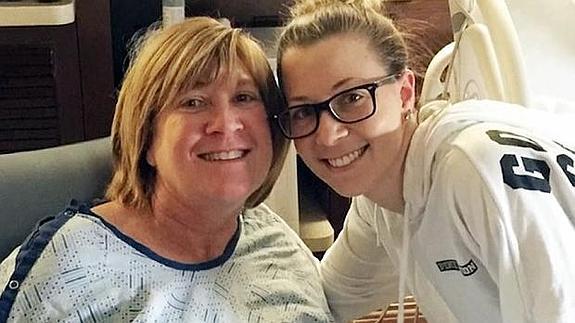 Una mujer de 53 años da a luz a su propia nieta