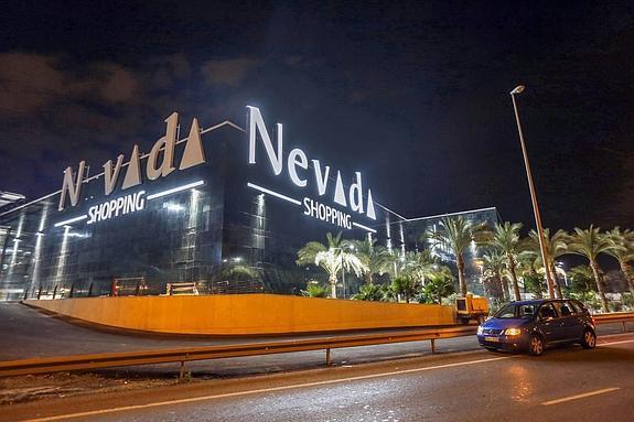 Centro Comercial Nevada: el promotor trabaja con el horizonte del otoño para abrir