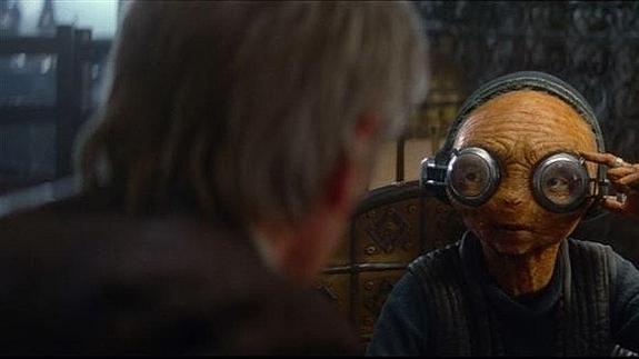 Star Wars 7: Una escena eliminada revela el gran secreto de Maz Kanata