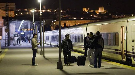 Las obras del AVE en Castellón retrasan a mayo el regreso del tren nocturno Granada-Barcelona