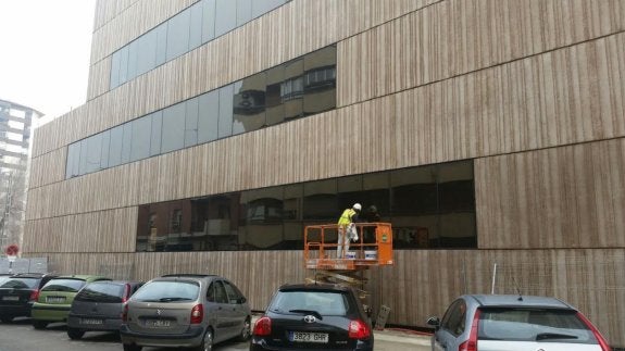 El Museo Ibero avanza con su acristalamiento para acabar el edificio este año