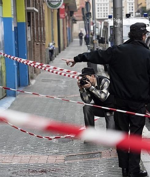 Un hombre lanza por la ventana a una niña de 17 meses tras agredir a su madre