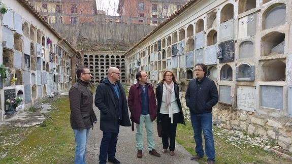 El PSOE pide al Ayuntamiento que "trabaje en rehabilitar y conservar" el antiguo cementerio de San Eufrasio