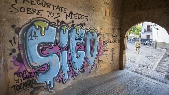 El Albaicín contará con seis cámaras de vigilancia para poner freno a las pintadas