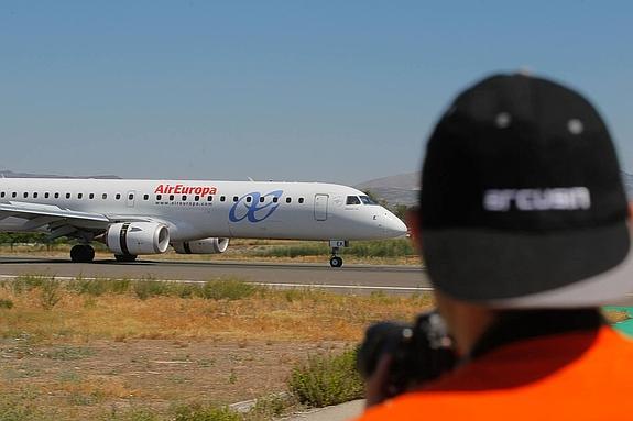 Air Europa conectará Granada y Oviedo entre marzo y mayo
