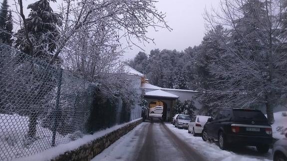 La nieve obliga al uso de cadenas en cuatro tramos de la provincia