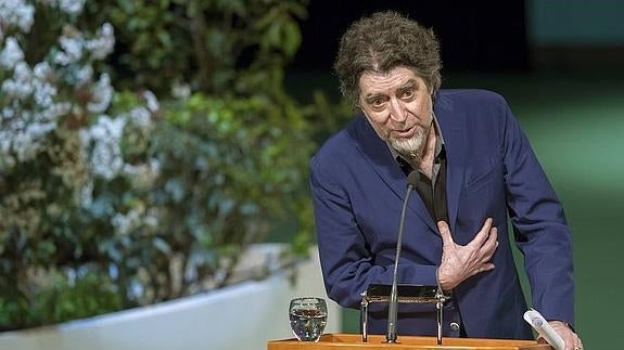 Joaquín Sabina reivindica lo andaluz con un emocionante discurso: «Aquí no sobra nadie»